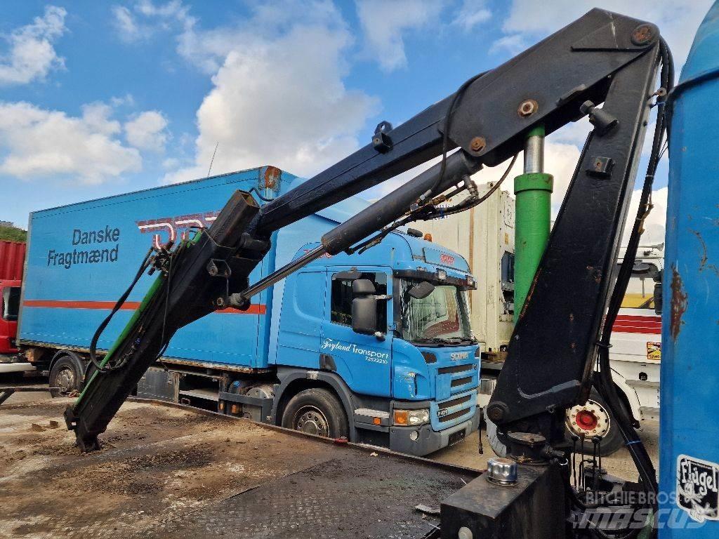 Mercedes-Benz 814 Tovornjaki s kesonom/platojem
