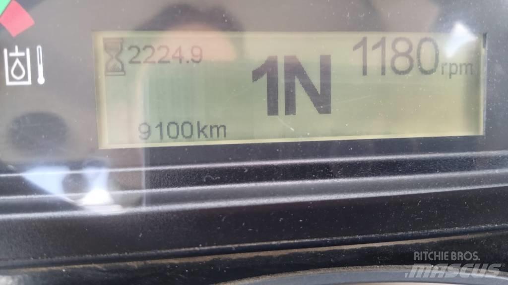 CAT 907 M Kolesni nakladalci