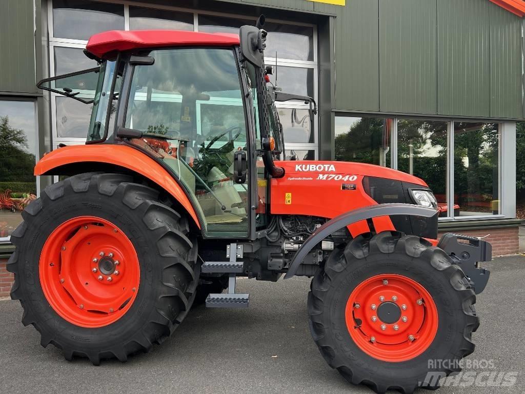 Kubota M 7040 DT Traktorji