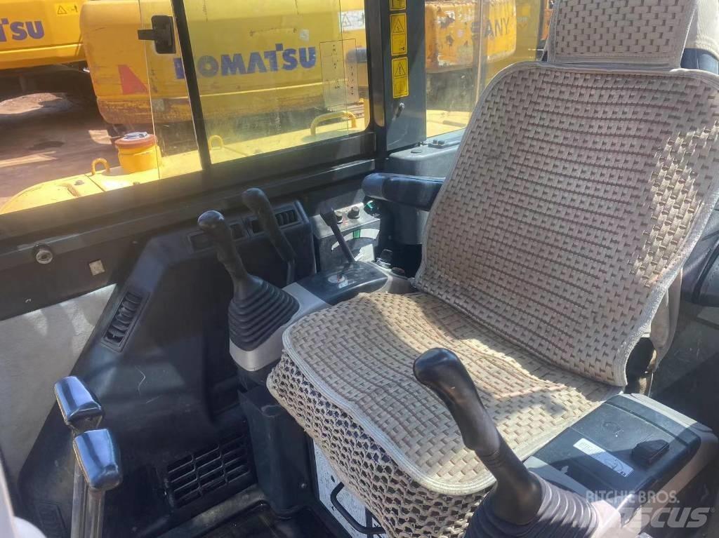 Komatsu PC56 Bagri goseničarji