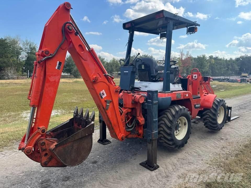 Kubota R 420 Kolesni nakladalci