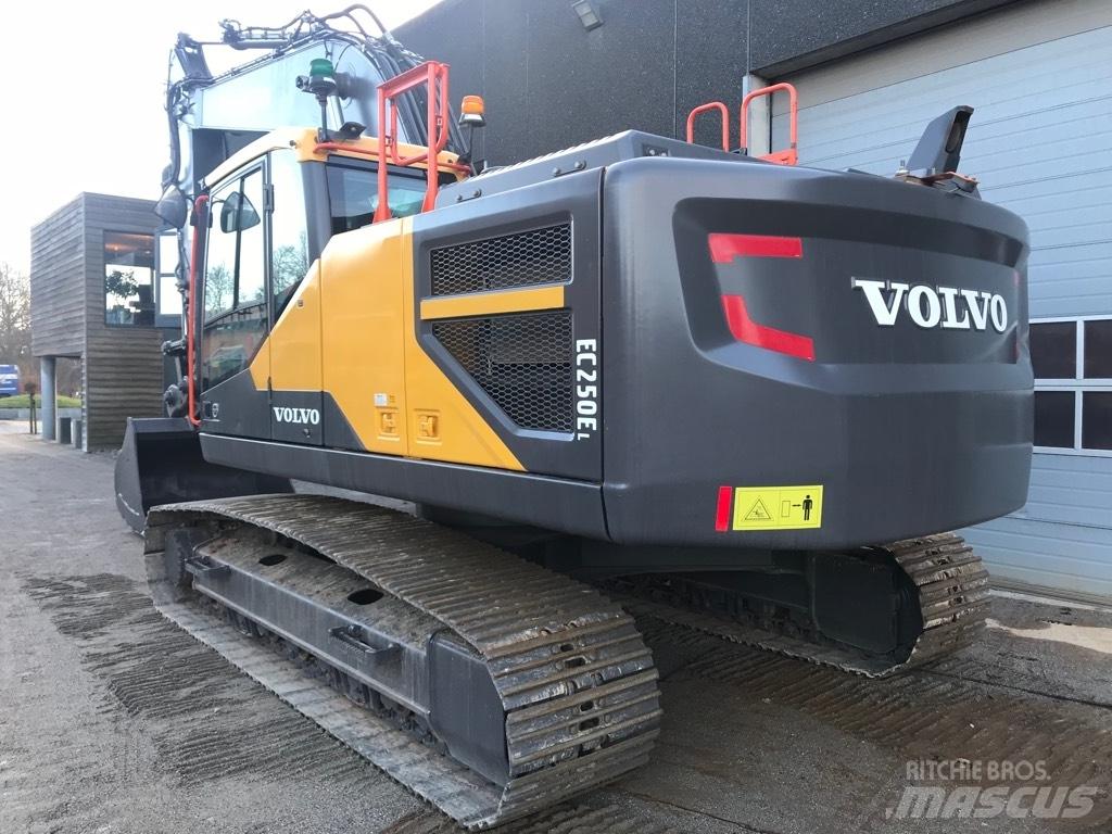 Volvo EC 250 E Bagri goseničarji