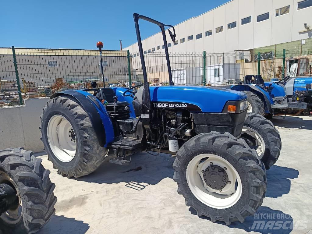 New Holland TN 90 F Traktorji
