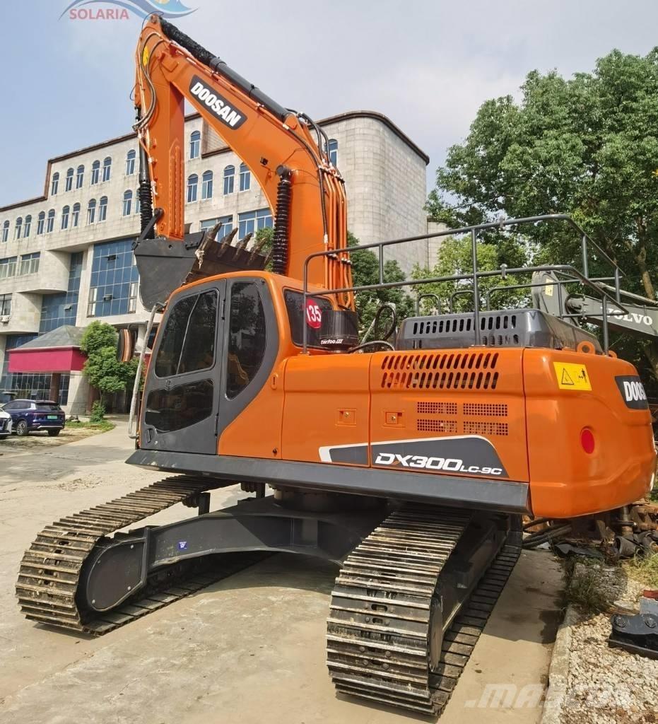 Doosan DX 300 LC Bagri goseničarji