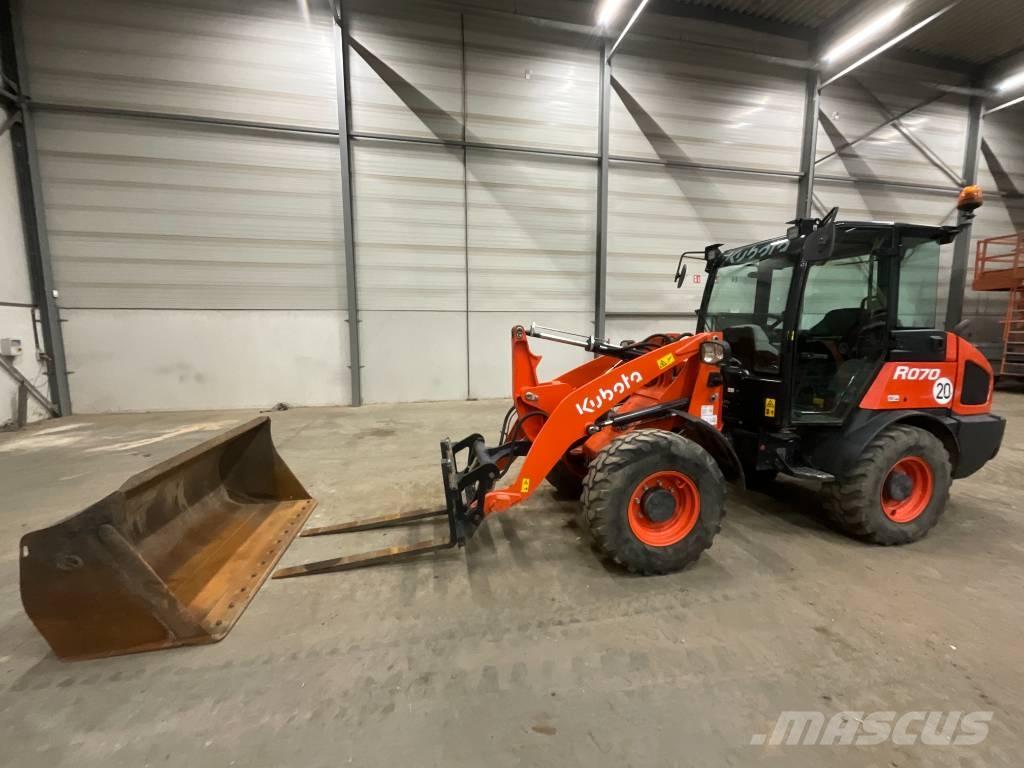 Kubota R 070 Kolesni nakladalci