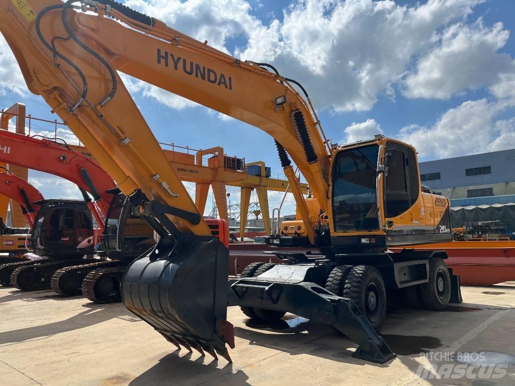 Hyundai R210W Bagri na kolesih