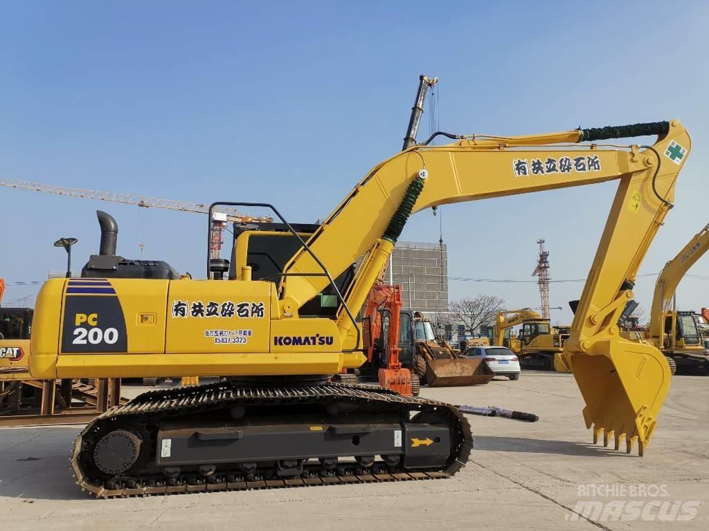 Komatsu PC 200-8 Midi bagri 7t – 12t