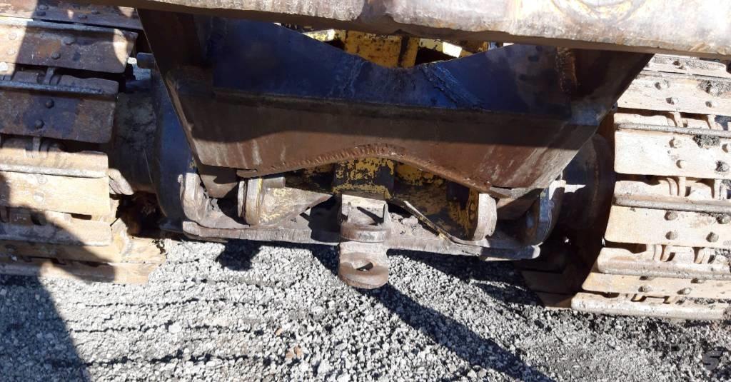 Komatsu D58E-1 Buldožerji goseničarji