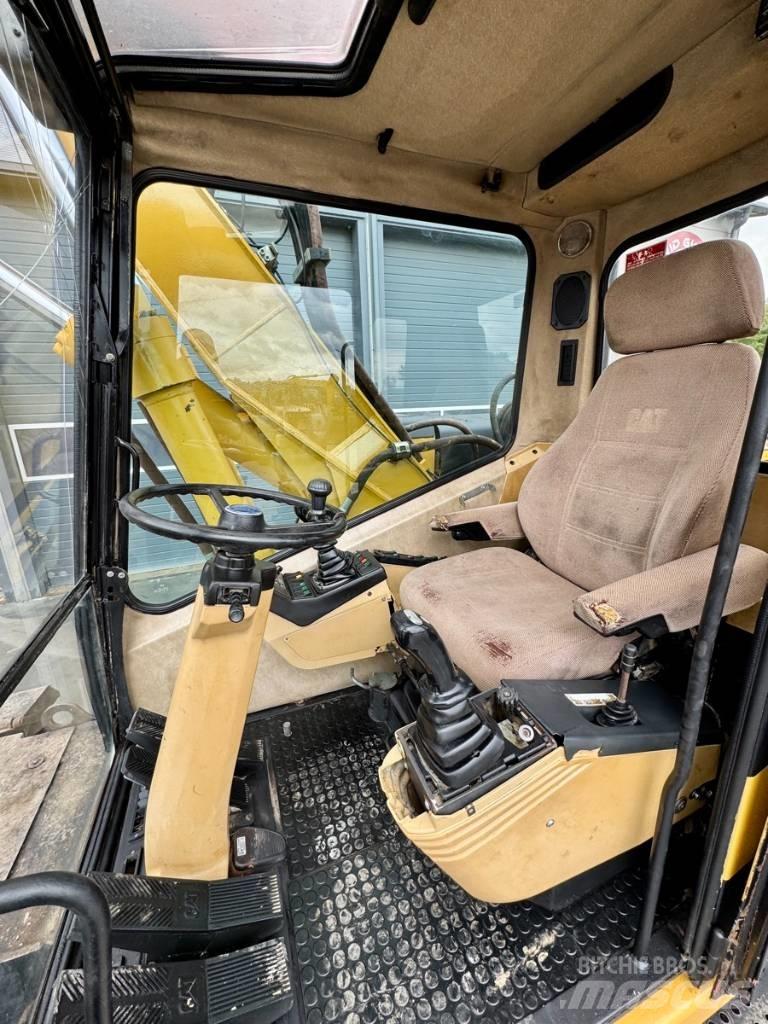 CAT M 315 Bagri na kolesih