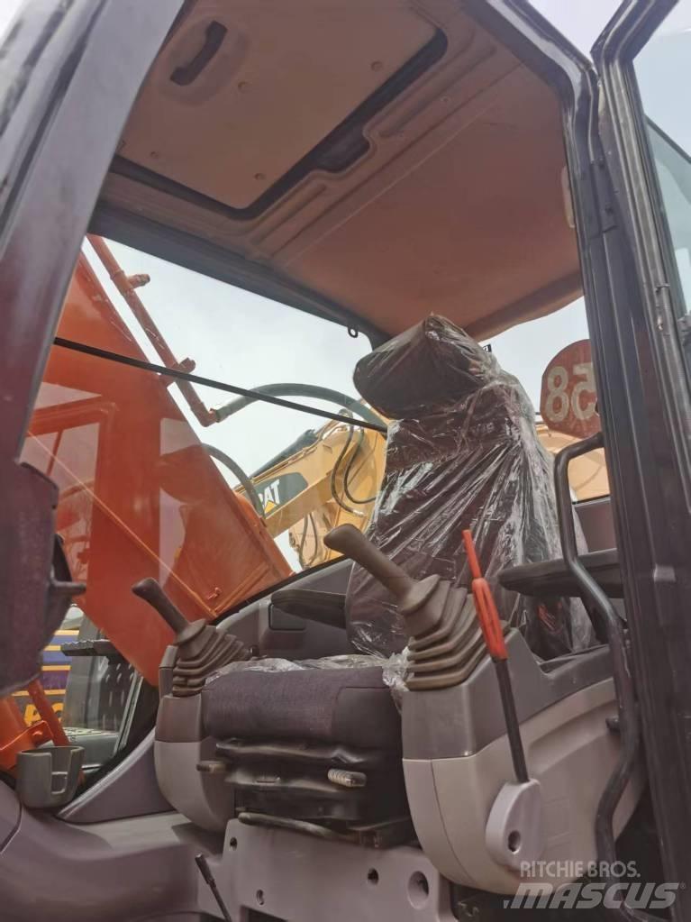 Hitachi ZX 210 Bagri goseničarji