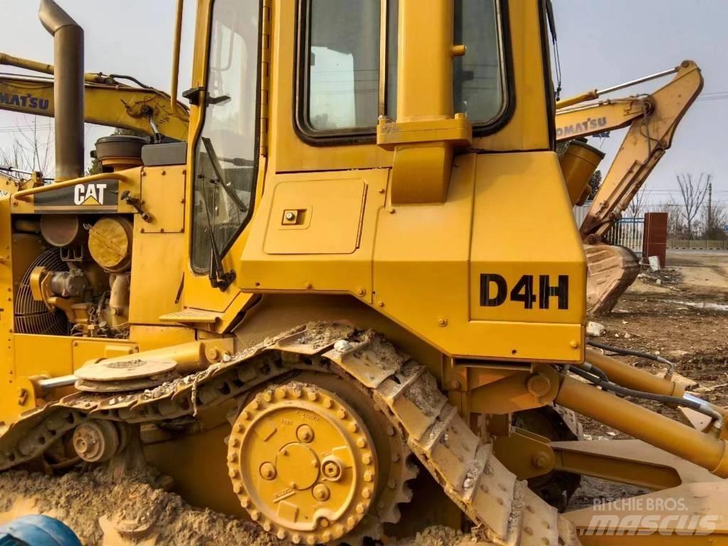 CAT D 4 H Buldožerji goseničarji