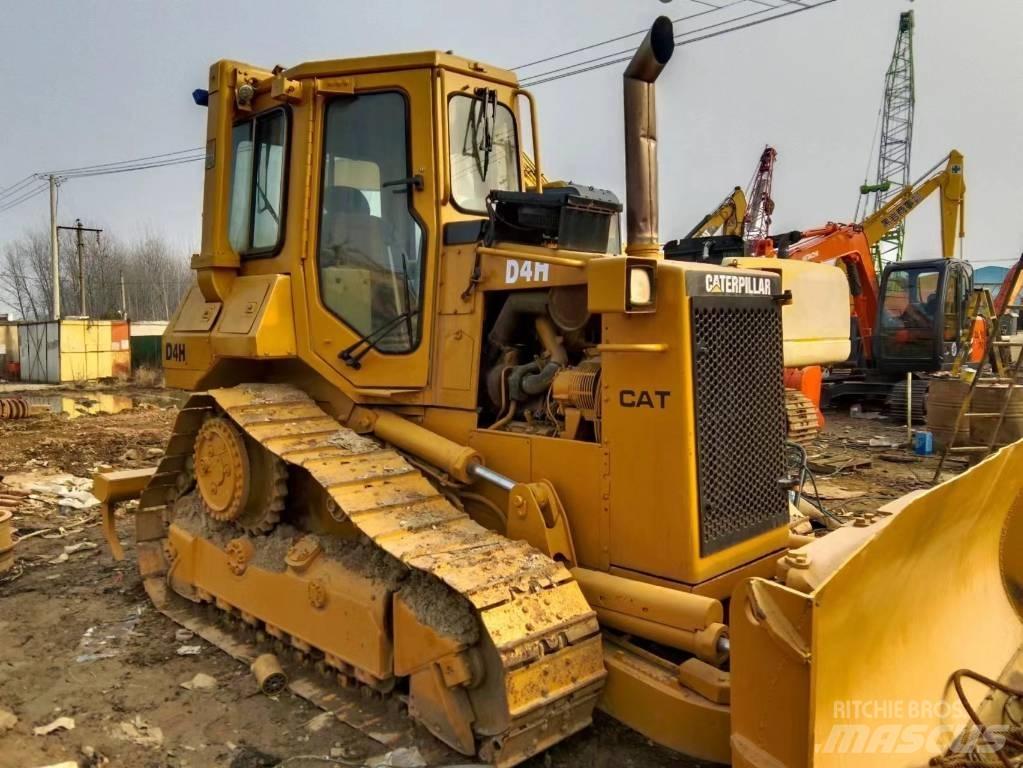 CAT D 4 H Buldožerji goseničarji