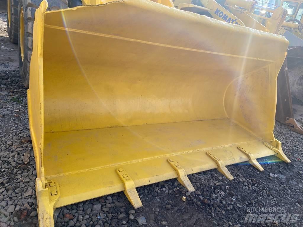 Komatsu WA 320-5 Kolesni nakladalci