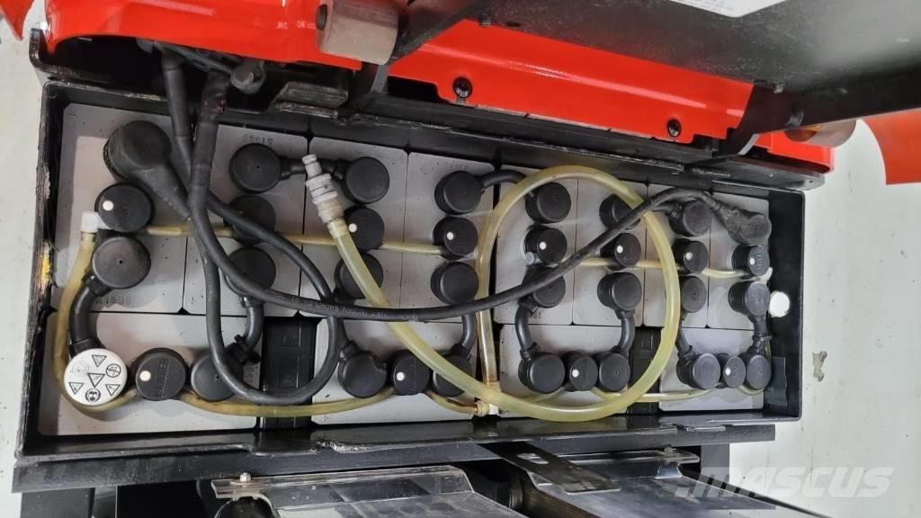 BT SPE 125 Samopogonski ročni viličarji