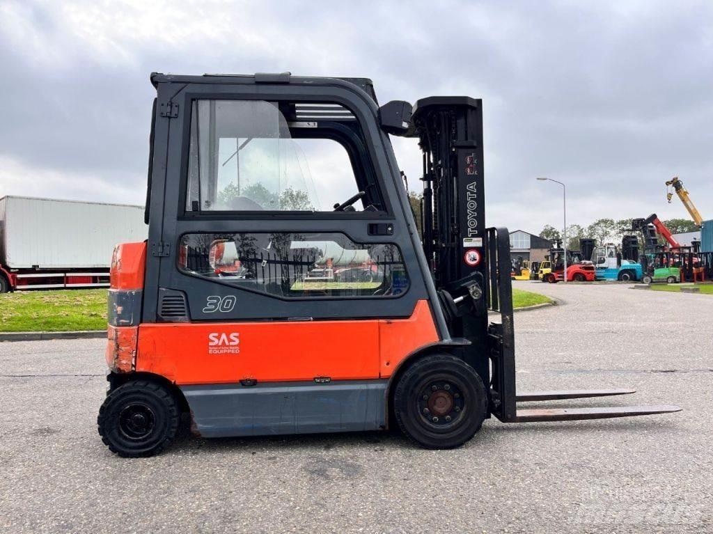 Toyota 7FBMF30 Električni viličarji