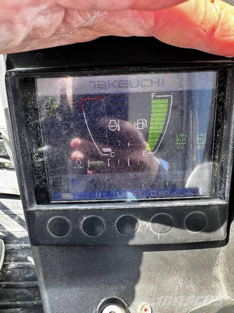 Takeuchi TB 260 Mini bagri <7t