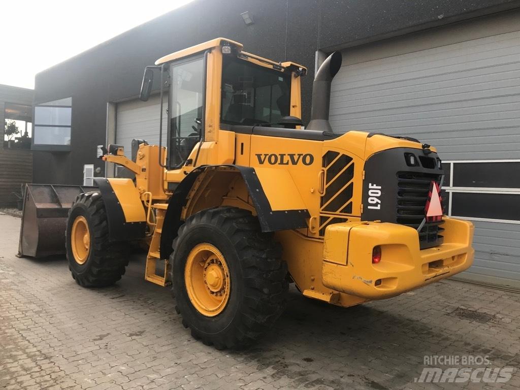Volvo L90F Kolesni nakladalci