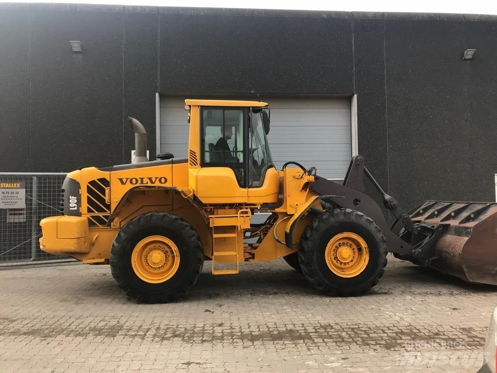 Volvo L90F Kolesni nakladalci