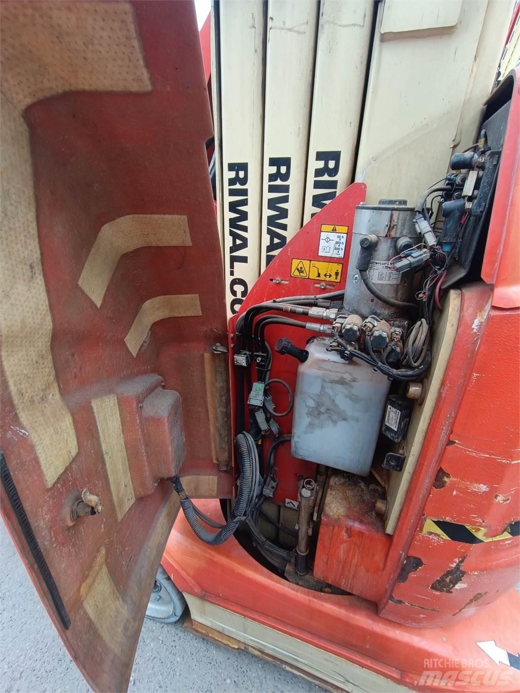 JLG T10E Druga dvigala in dvižne ploščadi