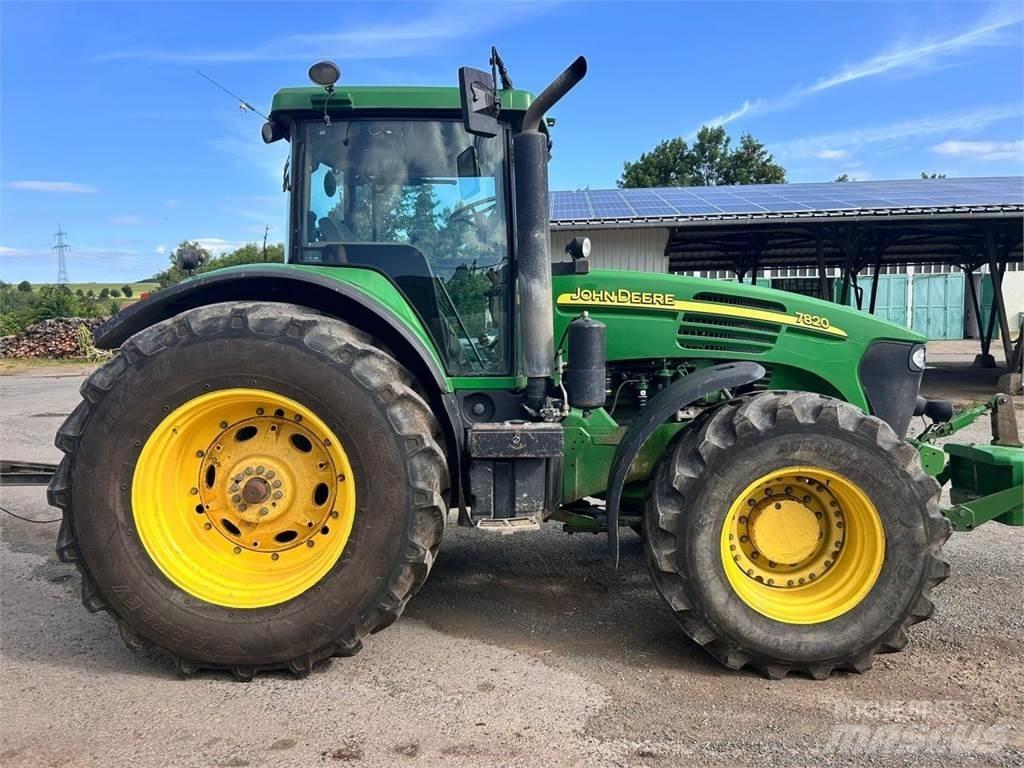 John Deere 7820 Traktorji