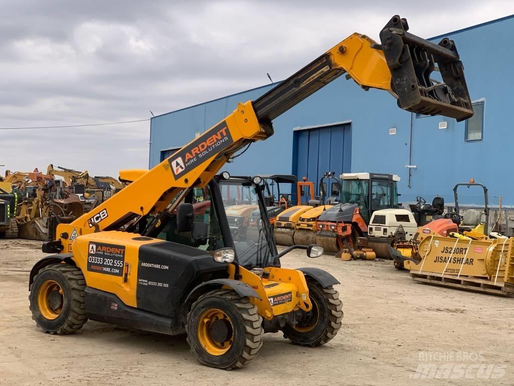 JCB 525-60 HI VIZ Kmetijski teleskopski nakladalci