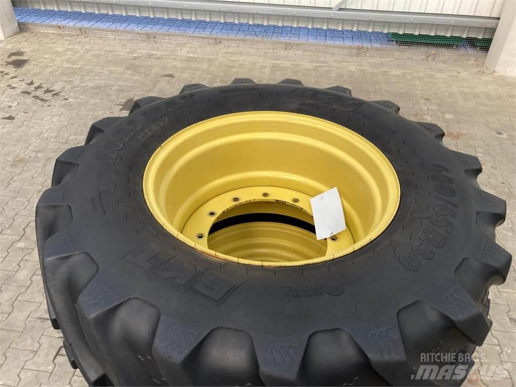 BKT 600/65R30 Gume, kolesa in platišča