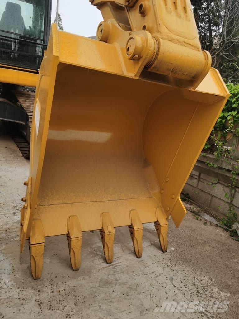 Komatsu PC 220-7 Bagri goseničarji