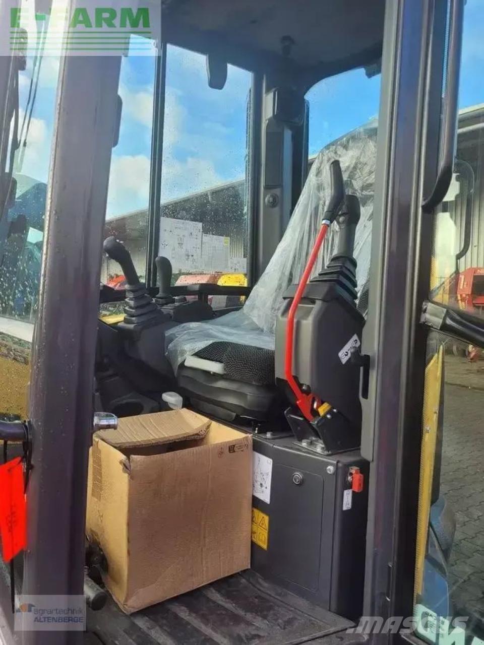 New Holland e55d Mini bagri <7t