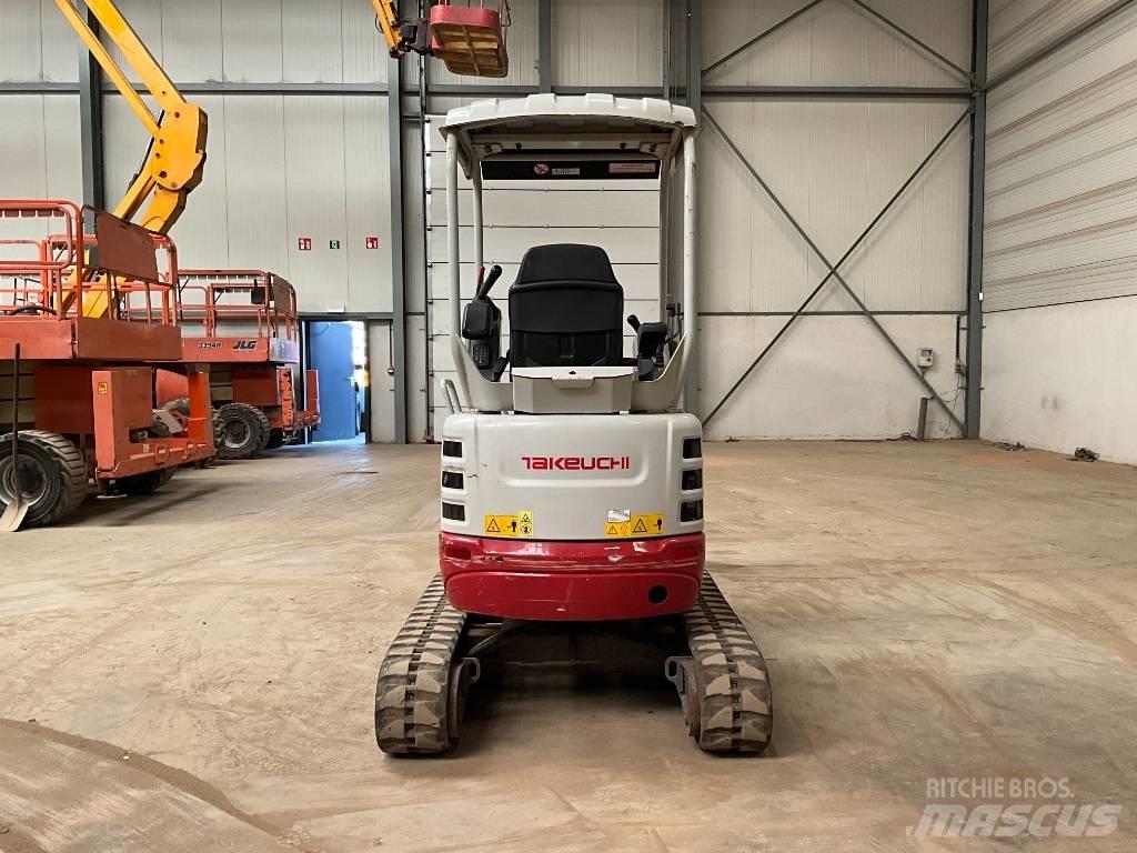 Takeuchi TB 215 R Mini bagri <7t