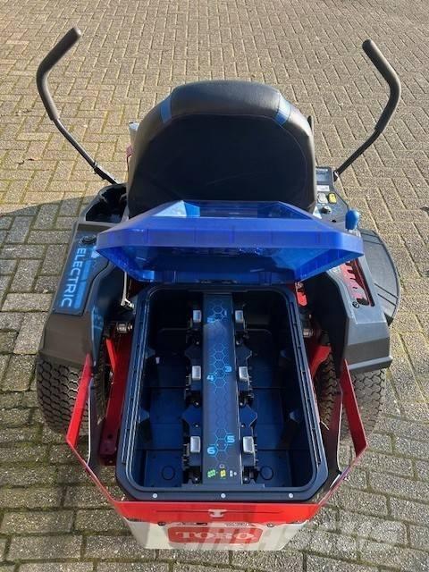 Toro eMR 4275 Vrtni traktor kosilnice