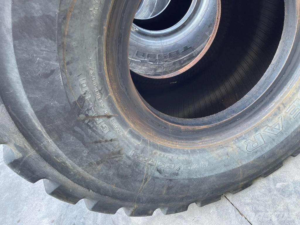 CAT 982M Kolesni nakladalci