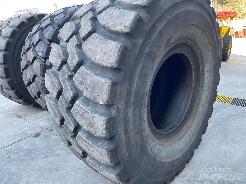 CAT 982M Kolesni nakladalci