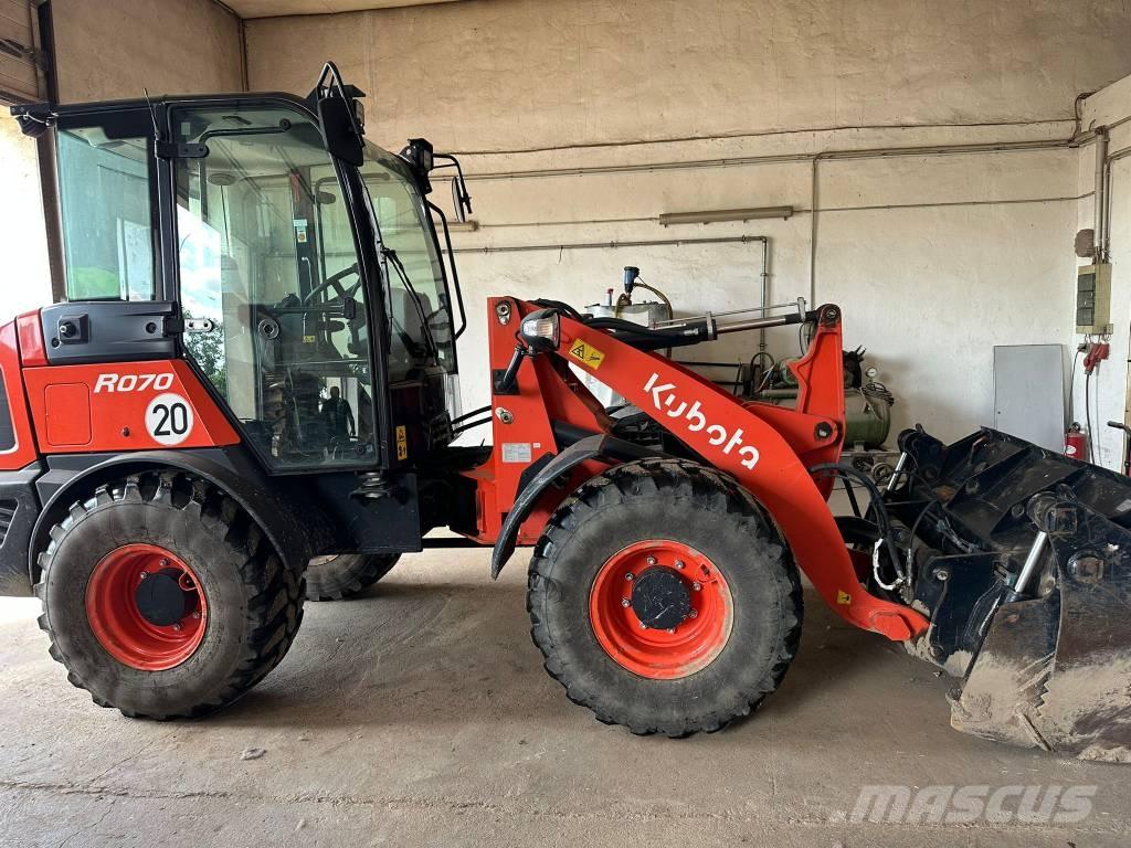 Kubota R 070 WT QC Kolesni nakladalci