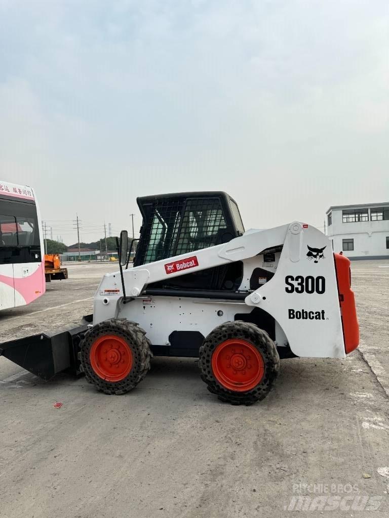 Bobcat S 300 Skid steer mini nakladalci