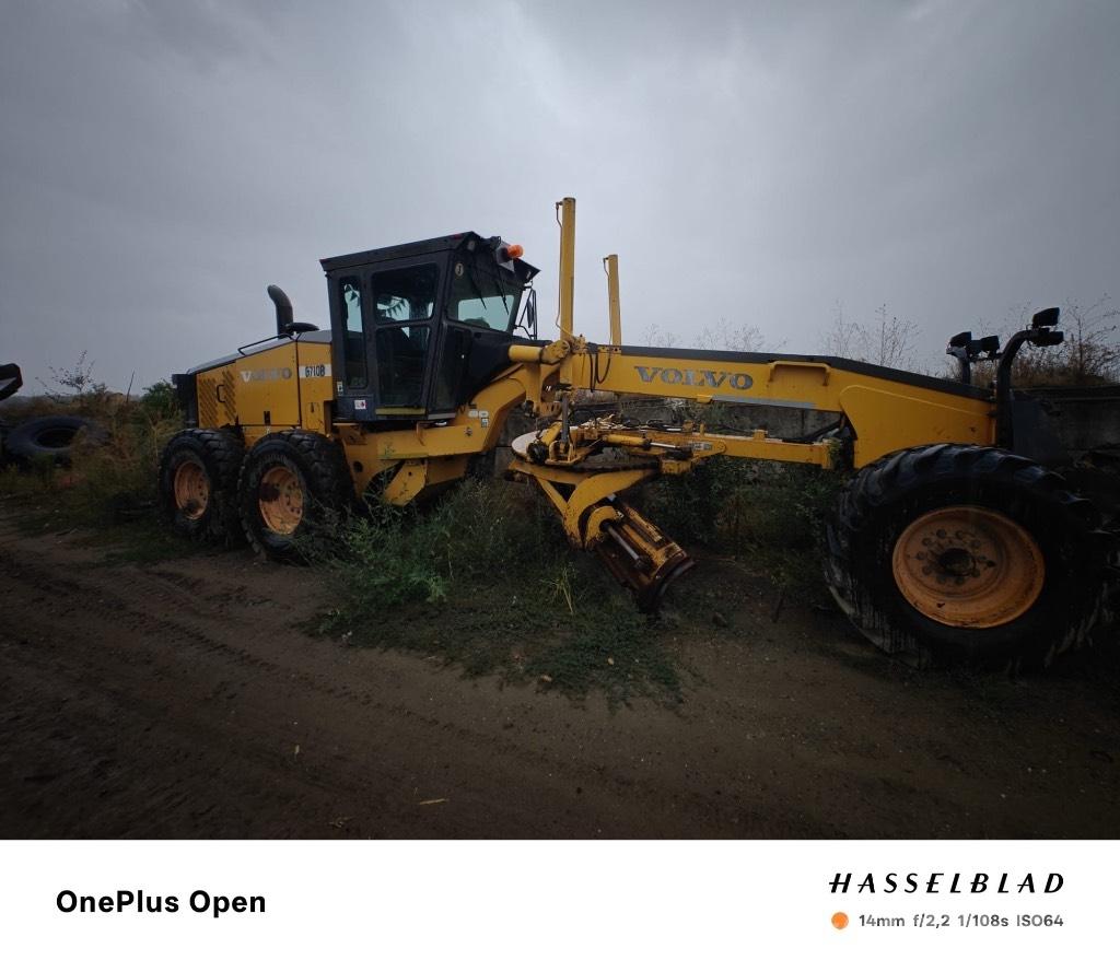  Greder Volvo G710 Podvozje in vzmetenje