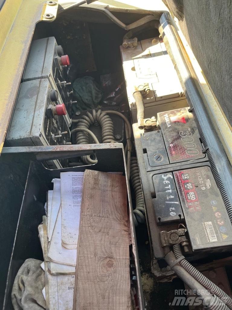 Dynapac F 141-4W/D Asfaltni finišerji