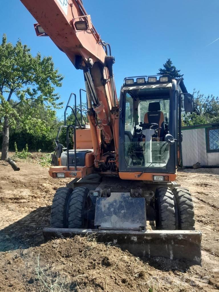 Doosan DX 160 W-3 Bagri na kolesih