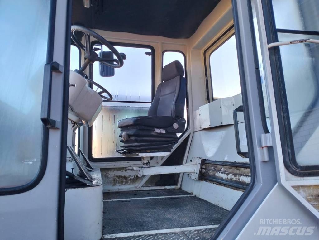 Corinsa CCR 1421 Kolesni valjarji s pnevmatikami
