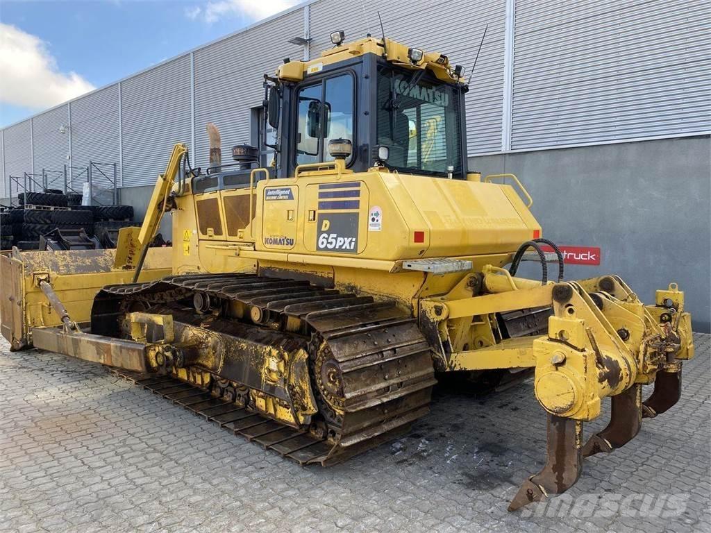 Komatsu D65PXI-18 Buldožerji goseničarji