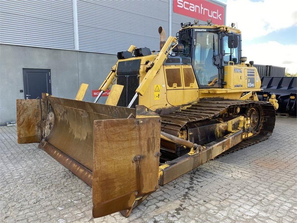 Komatsu D65PXI-18 Buldožerji goseničarji