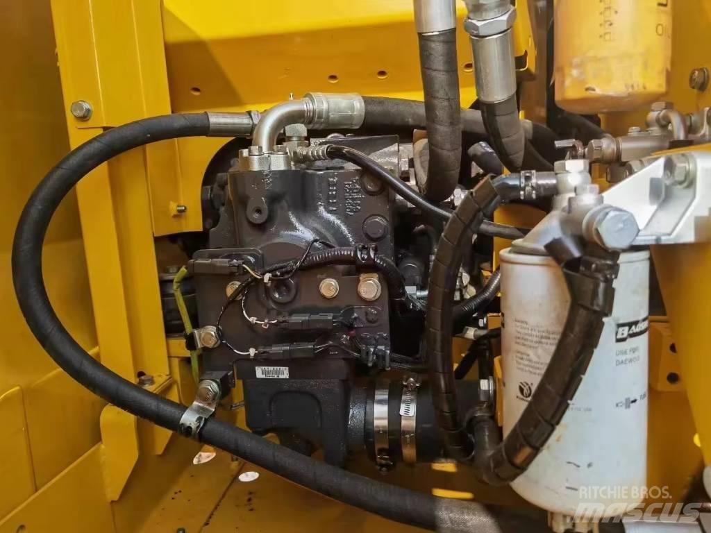Komatsu PC 110 Bagri goseničarji