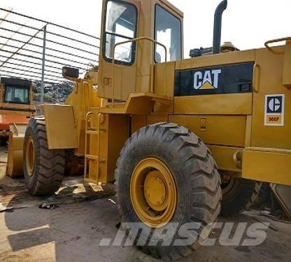 CAT 966 F Kolesni nakladalci
