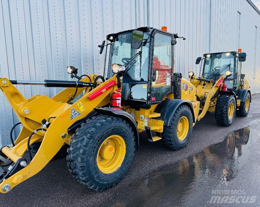 CAT 908 Kolesni nakladalci