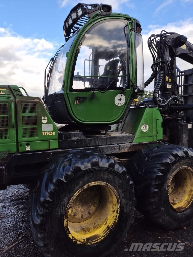 John Deere 1110 E Forwarderji