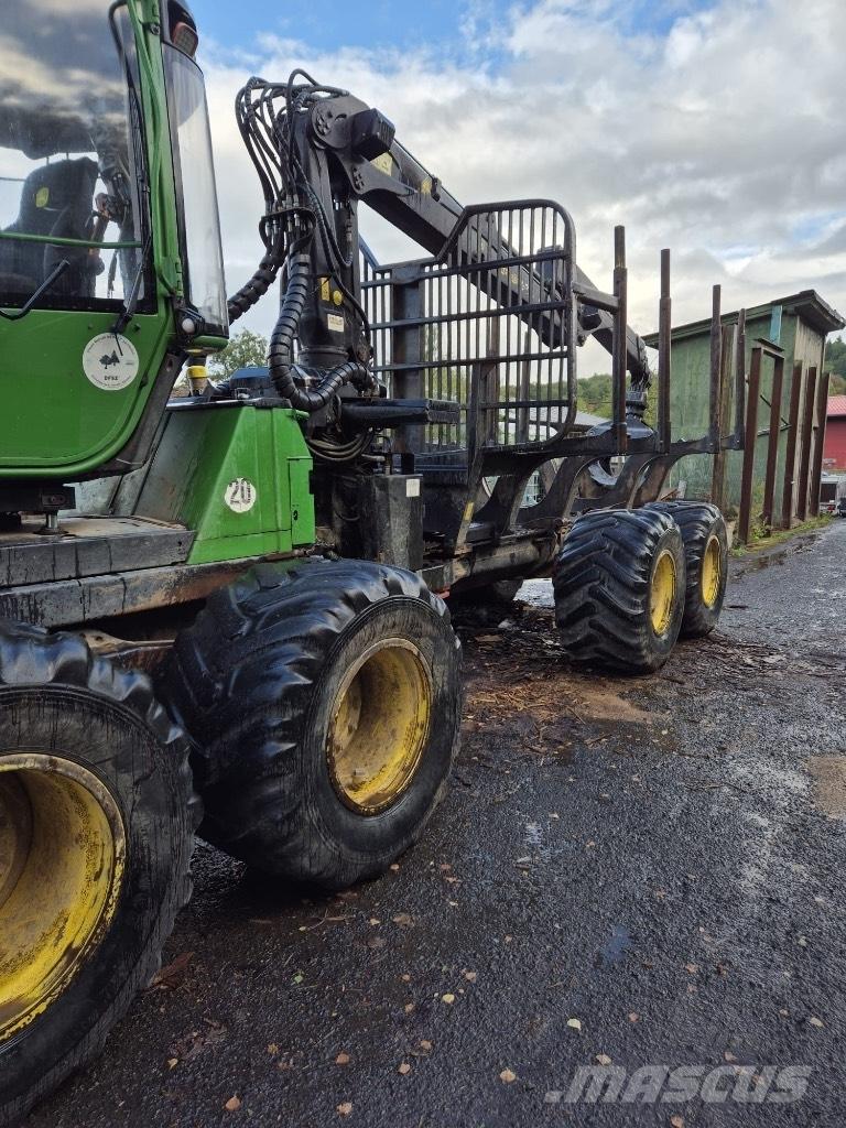 John Deere 1110 E Forwarderji