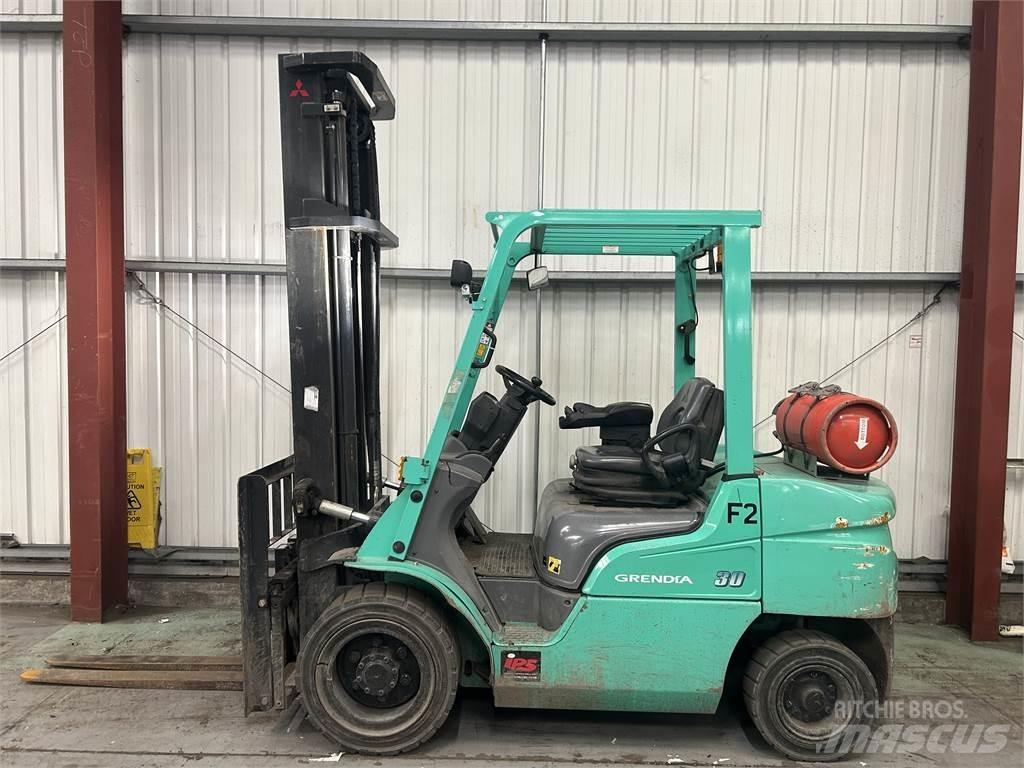 Mitsubishi FG30NT Plinski viličarji