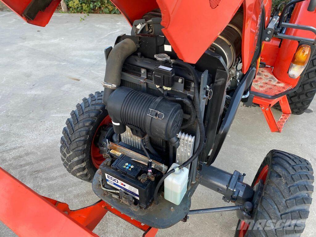 Kubota L1-382 Traktorji