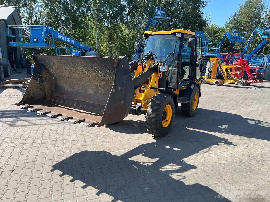 JCB 406 Kolesni nakladalci