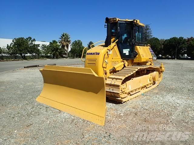 Komatsu D61EX-24 Buldožerji goseničarji