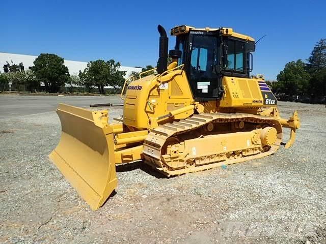 Komatsu D61EX-24 Buldožerji goseničarji